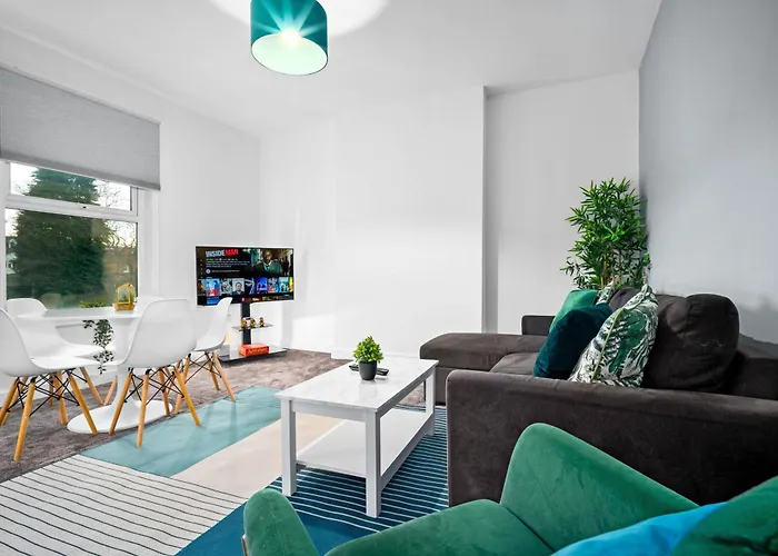 Luxury One Bedroom - Fast Wifi - Netflix - On Street Parking 2Br